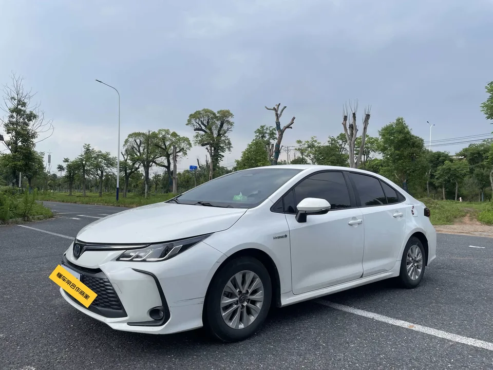 Toyota Corolla Corolla 2024 Intelligent Electric Hybrid Dual Engine 1.8L E-CVT Pioneer Edition 2024 — photo 1, buy with delivery to Moscow