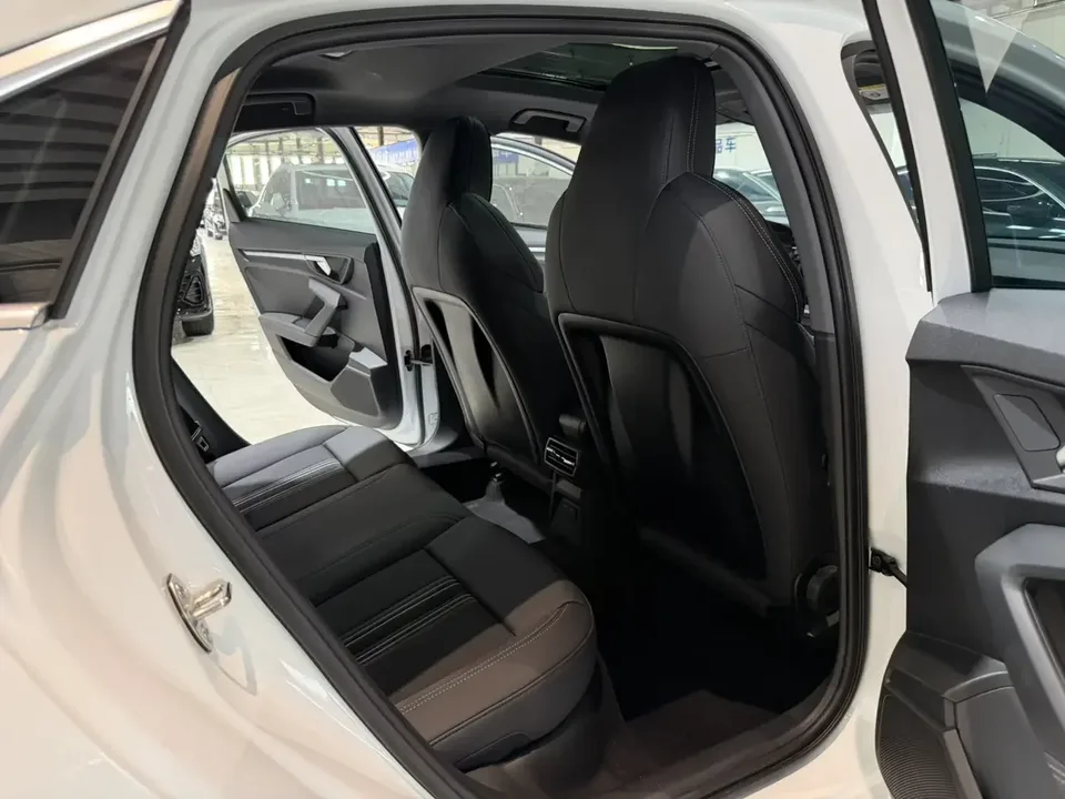Audi A3 Audi A3 2023 A3L Limousine 35 TFSI Stylish and Elegant 2023 — миниатюра 4