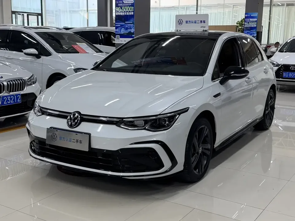 Volkswagen Golf golf 2023 280TSI DSG R-Line Lite 2023 — photo 1, buy with delivery to Moscow