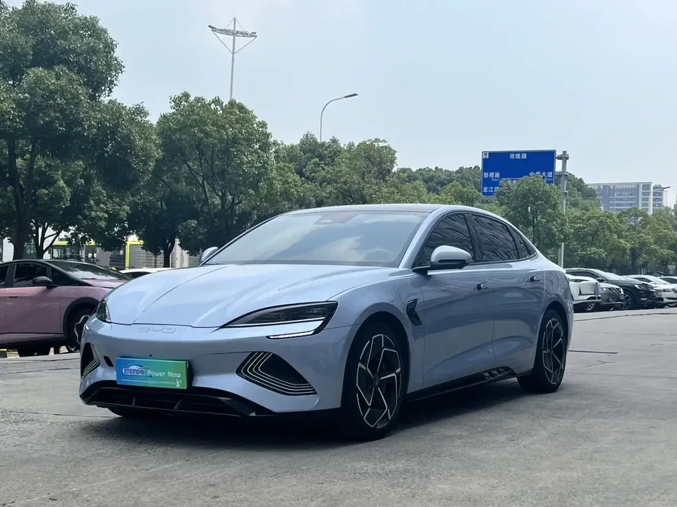 BYD Seal seal 2022 650KM 4WD Performance Edition 2023 — photo 1, buy with delivery to Moscow
