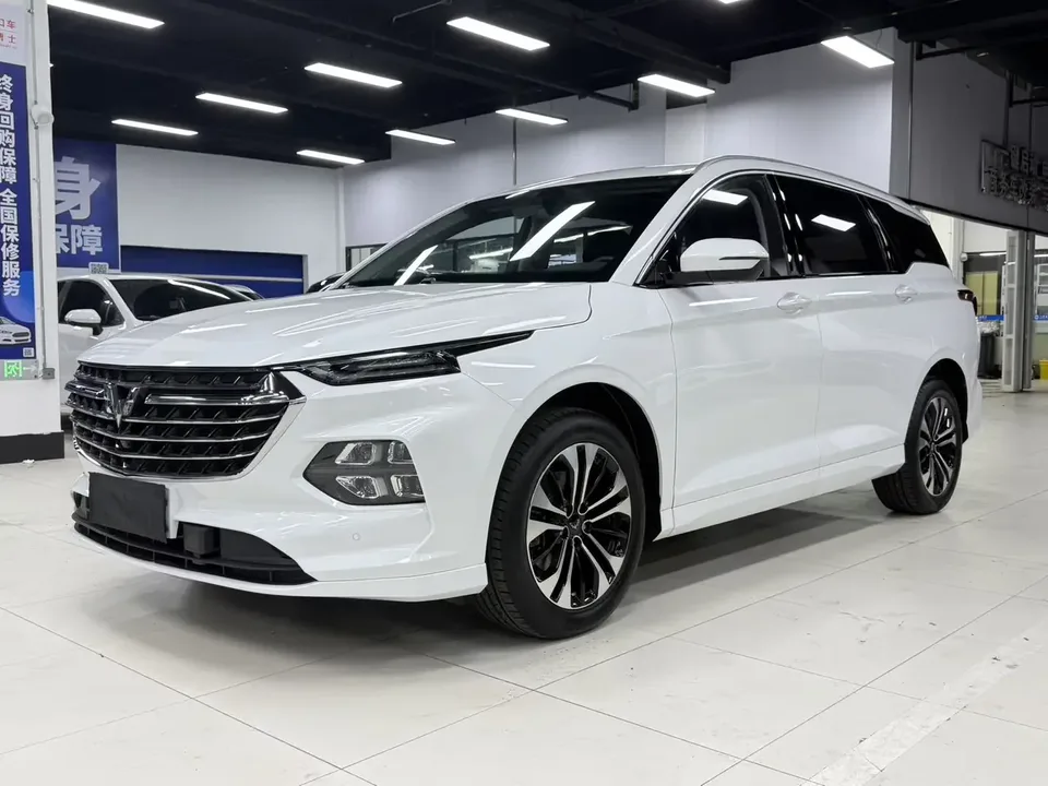 Wuling Capgemini Victory Capgemini Victory 2022 1.5T CVT flagship model 2022 — photo 1, buy with delivery to Moscow