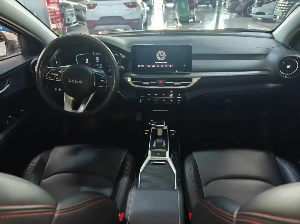 Kia K3 Kia K3 2023 1.5L IVT Comfort Edition 2023 — миниатюра 5