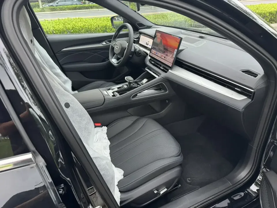 Geely Preface Xing Rui 2026 1.5T Dongfang Yao Jinghong Edition 2026 — thumbnail 3