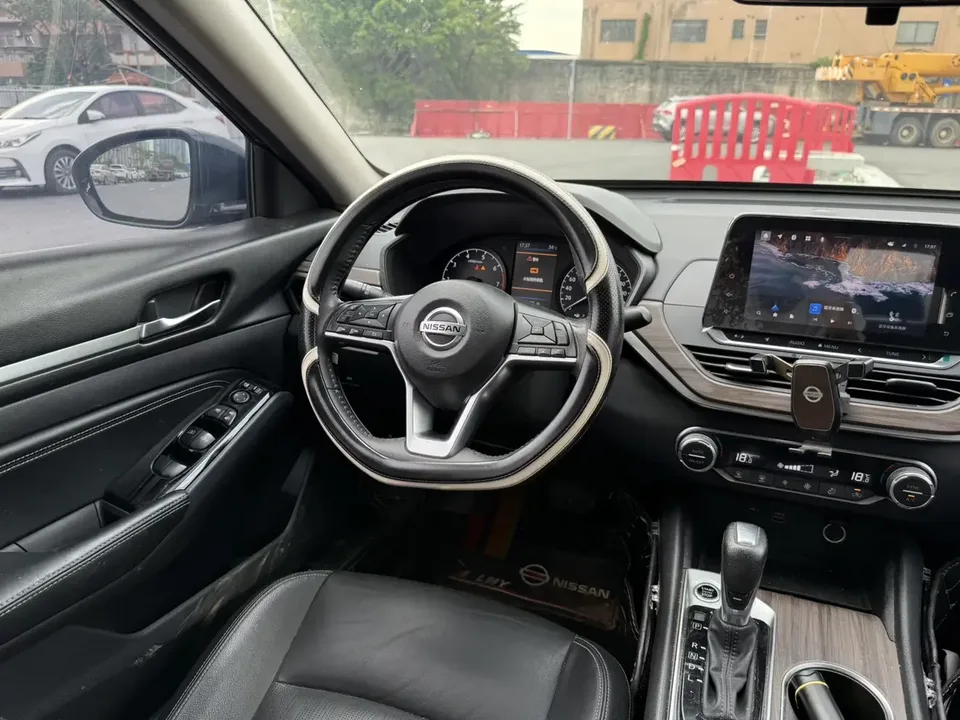 Nissan Altima Sound of nature 2021 2.0L XL Comfort Edition 2022 — thumbnail 4