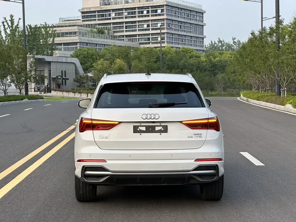 Audi Q3 Audi Q3 2022 35 TFSI Stylish Dynamic 2022 — thumbnail 2