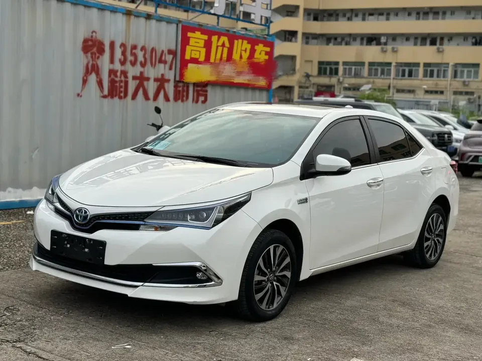 Toyota Corolla Dual Engine E+ Corolla Dual Engine E+ 2019 1.8L Leading Edition 2022 — photo 1, buy with delivery to Moscow
