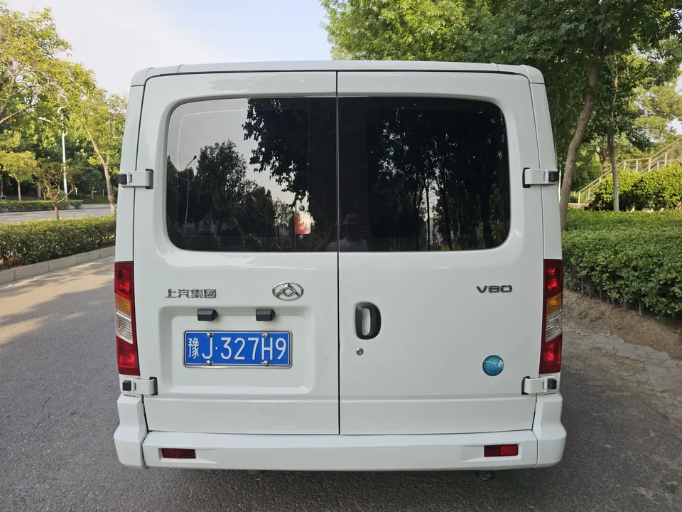 Datong Xintu V80 Xintu V80 2023 2.0T Manual Classic Aoyuntong Long Axis Ultra Low Top 6-9 Seaters 2024 — thumbnail 2