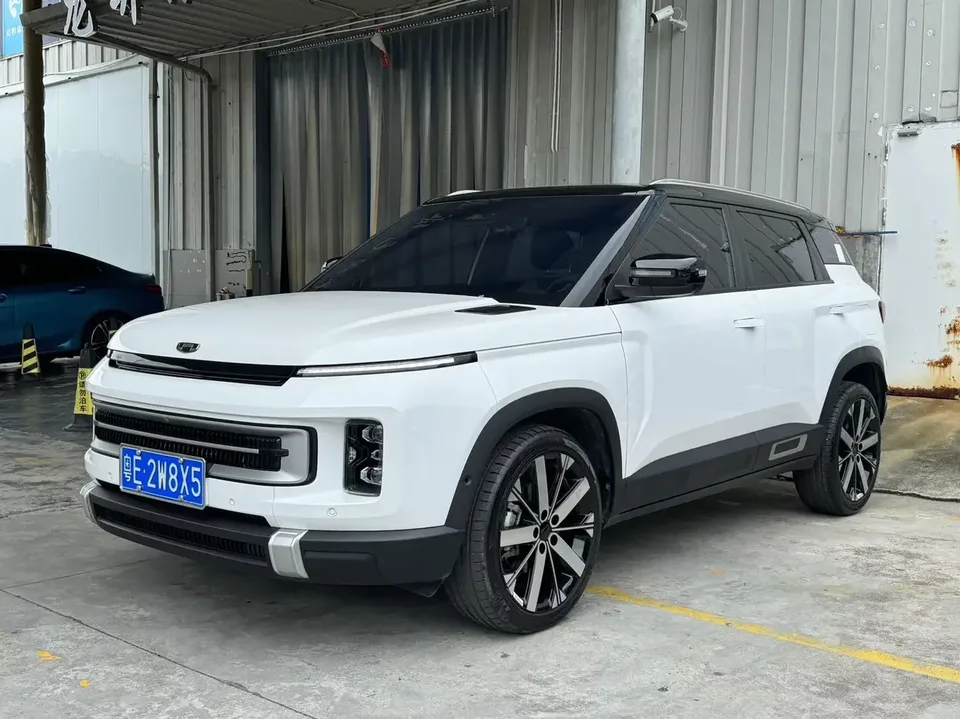 Geely ICON Geely ICON 2023 1.5TD Protagonist Version 2023 — фото 1, купить с доставкой в Москву