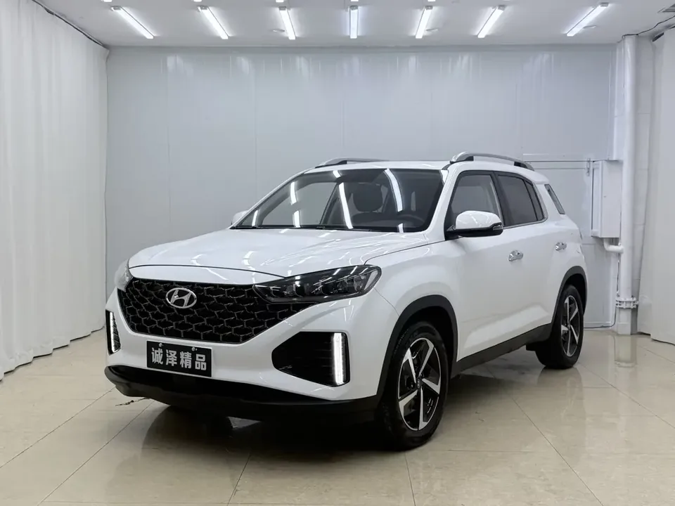 Hyundai ix35 Hyundai ix35 2021 240T GDi DCT 2WD Leading Edition GLS 2022 — photo 1, buy with delivery to Moscow