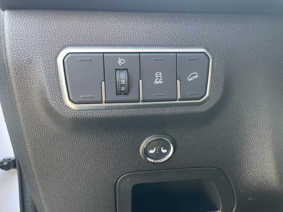 Haval M6 Haval M6 2023 PLUS 1.5T DCT Elite Smart Link 2023 — миниатюра 3