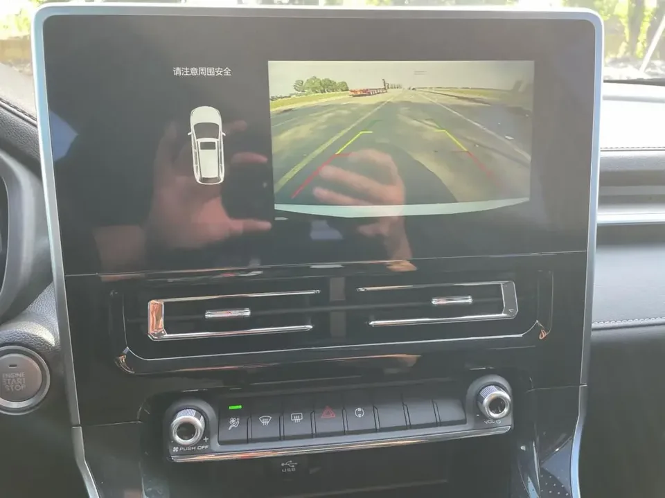 Haval M6 Haval M6 2023 PLUS 1.5T DCT Elite Smart Link 2023 — миниатюра 5
