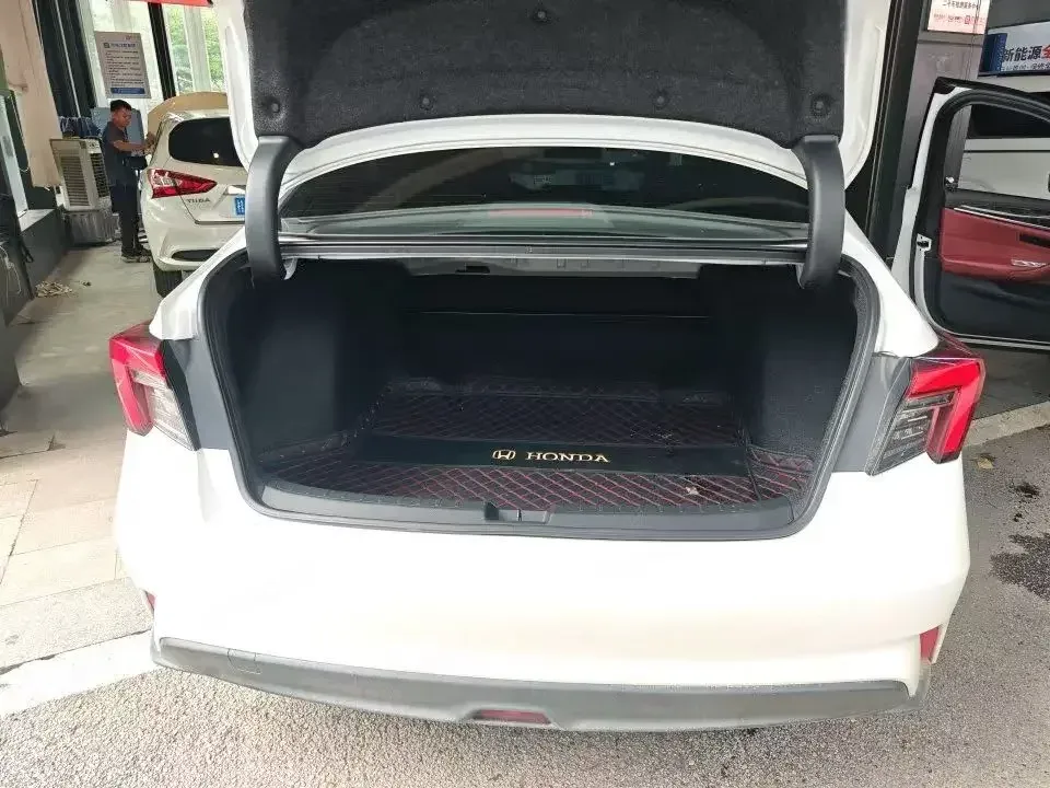 Honda Integra Style 2023 240TURBO CVT Tech Edition 2025 — thumbnail 3