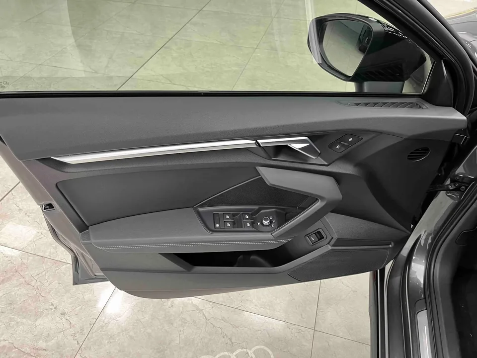 Audi A3 Audi A3 2022 Sportback 35 TFSI Stylish and sporty 2022 — thumbnail 4