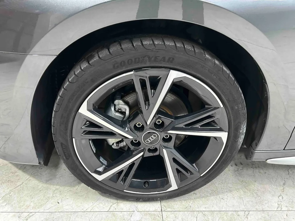 Audi A3 Audi A3 2022 Sportback 35 TFSI Stylish and sporty 2023 — миниатюра 5