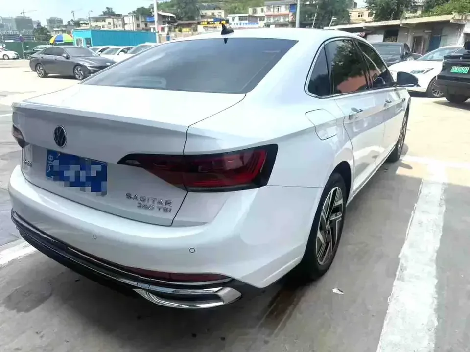 Volkswagen Sagitar Sagitar 2023 280TSI DSG Beyond Edition Plus 2022 — thumbnail 2
