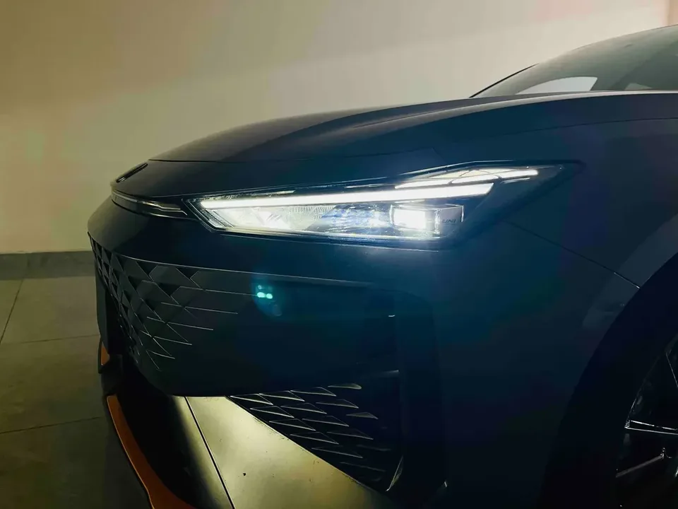 Changan UNI-V Changan UNI-V 2024 1.5T Premium Sports 2025 — thumbnail 2
