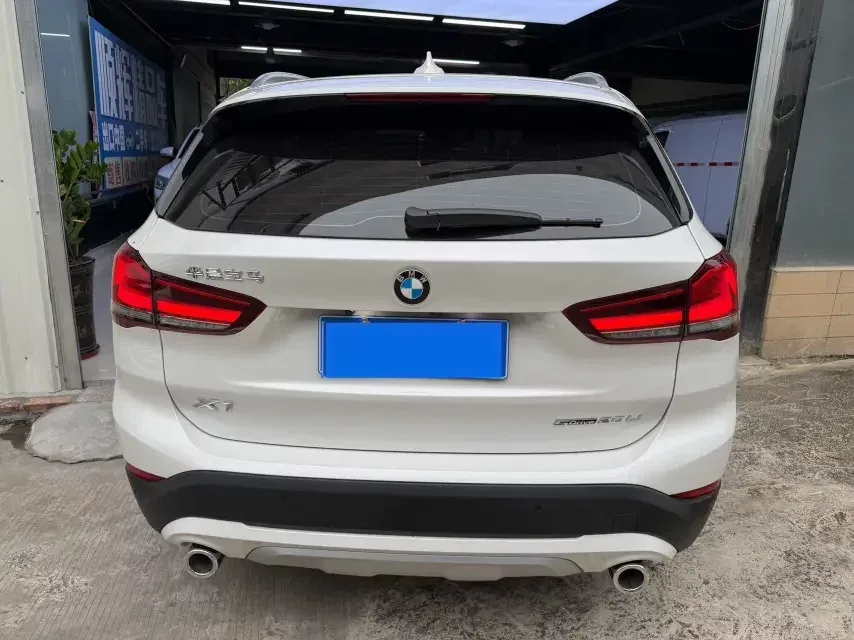 BMW X1 BMW X1 2022 sDrive20Li Premium 2023 — thumbnail 2