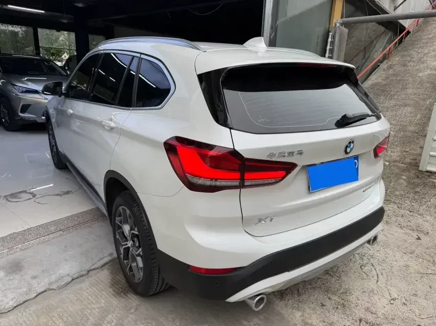 BMW X1 BMW X1 2022 sDrive20Li Premium 2023 — thumbnail 4