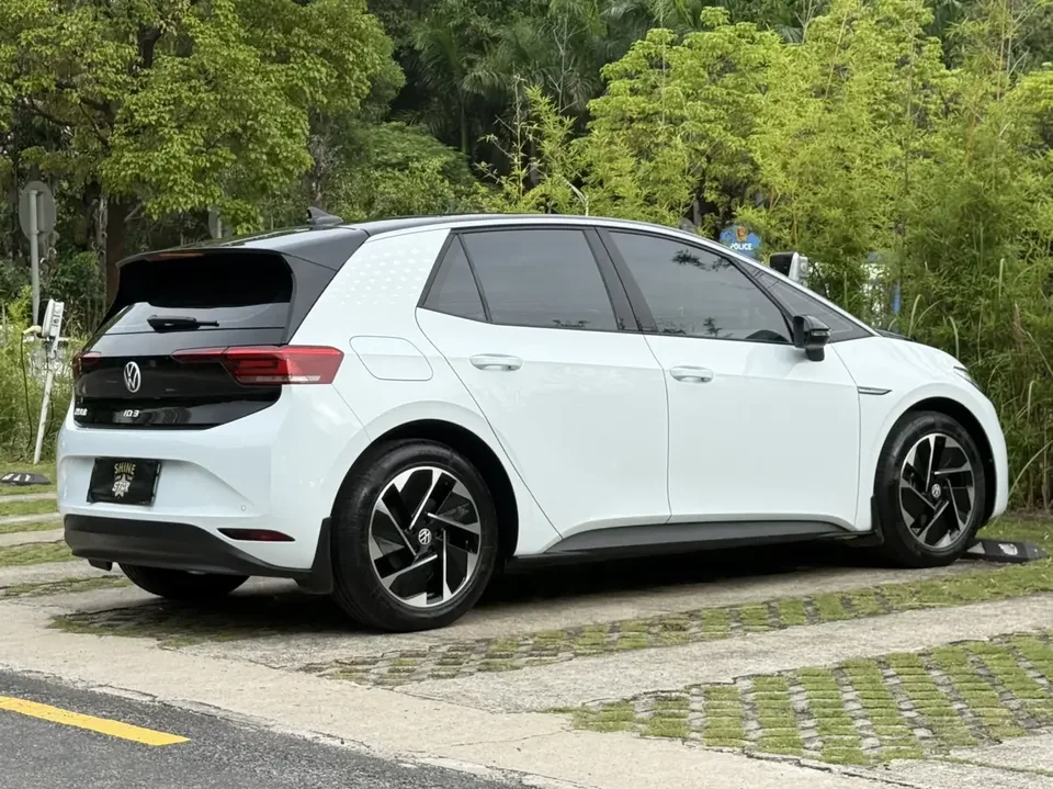 Volkswagen ID.3 Volkswagen ID.3 2023 Upgraded Pure Smart Edition 2023 — thumbnail 3