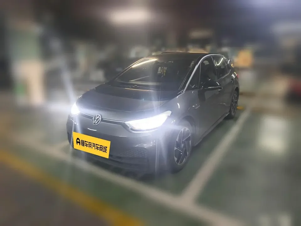 Volkswagen ID.3 Volkswagen ID.3 2023 Upgraded Pure Smart Edition 2023 — photo 1, buy with delivery to Moscow