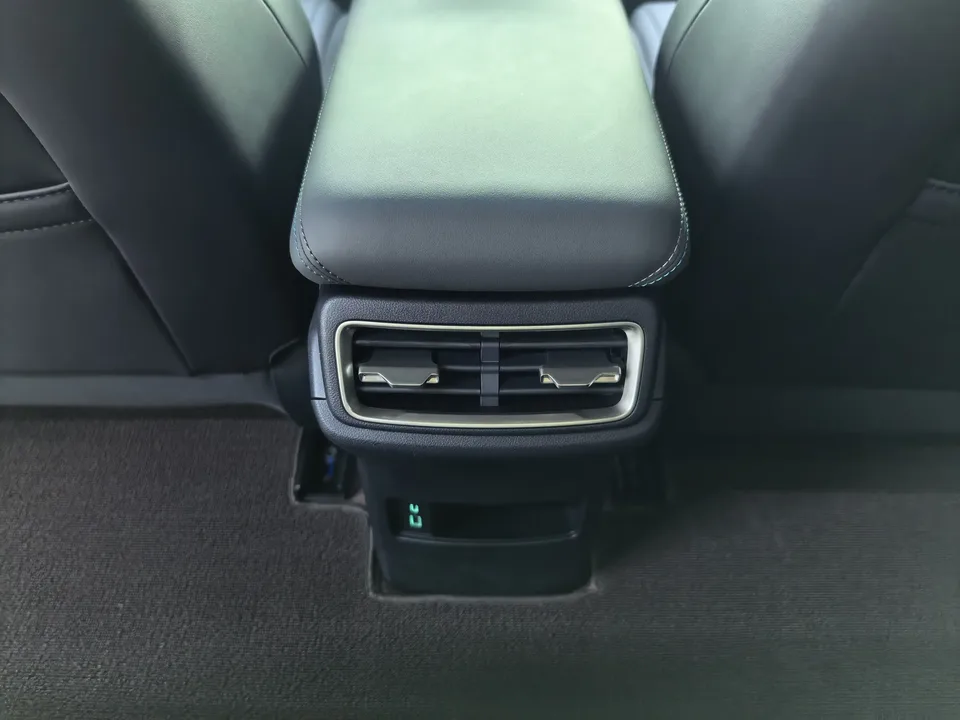 BYD Qin L DM Qin L DM 2025 Intelligent Driving Edition DM-i 80KM Leading Edition 2025 — thumbnail 3