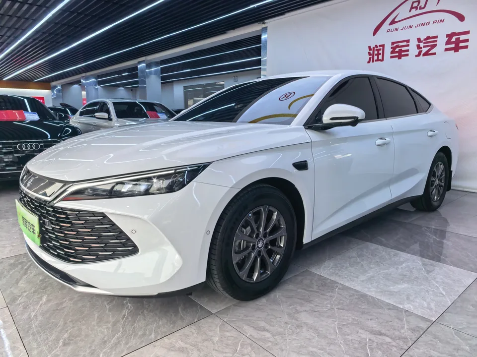 BYD Qin L DM Qin L DM 2025 Intelligent Driving Edition DM-i 80KM Leading Edition 2025 — photo 1, buy with delivery to Moscow