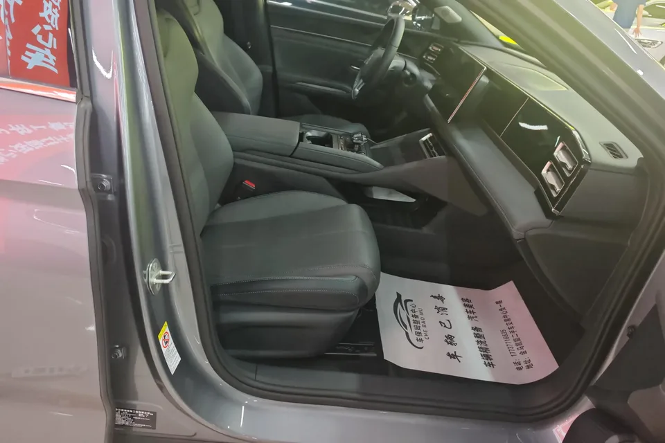 BYD Qin L DM Qin L DM 2025 DM-i 80KM Intelligent Driving Edition 2025 — thumbnail 3