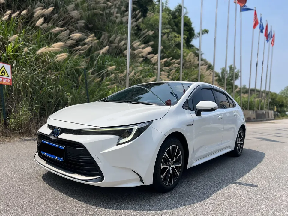 Toyota Levin Lei Ling 2023 Hybrid 1.8L Leading Edition 2023 — фото 1, купить с доставкой в Москву