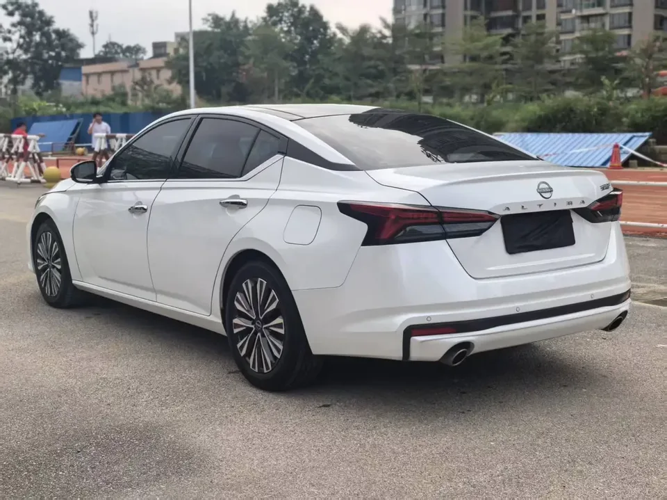Nissan Altima Sound of nature 2022 2.0L XL-TLS Enjoy Edition 2024 — thumbnail 4