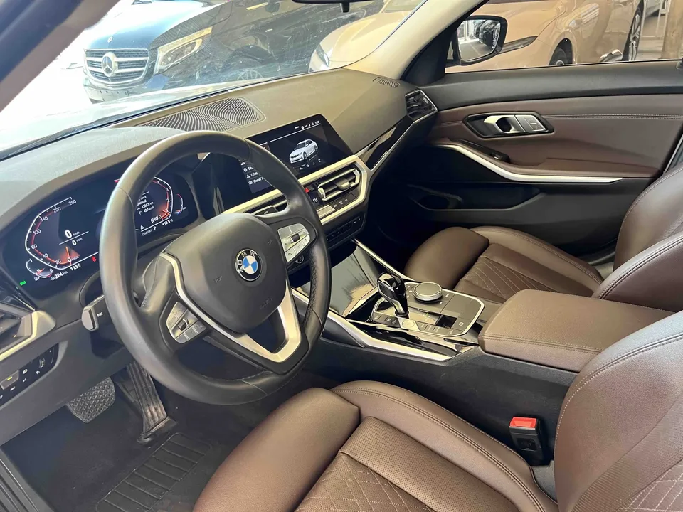 BMW 3 Series BMW 3 Series 2022 320i Sport Package 2022 — thumbnail 4