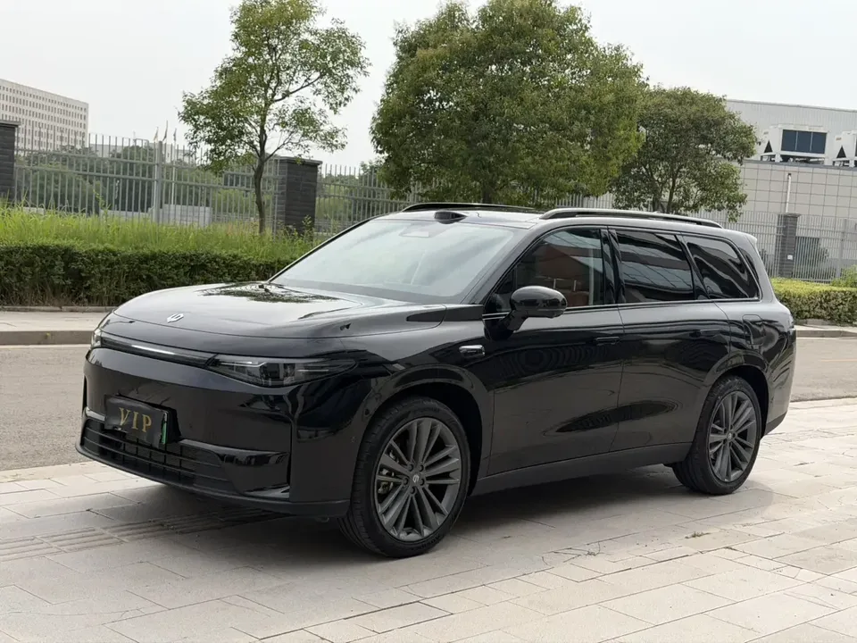 Leapmotor C16 Leapmotor C16 2026 Extended-range 280 LiDAR Premium Edition 6-seater 2025 — photo 1, buy with delivery to Moscow