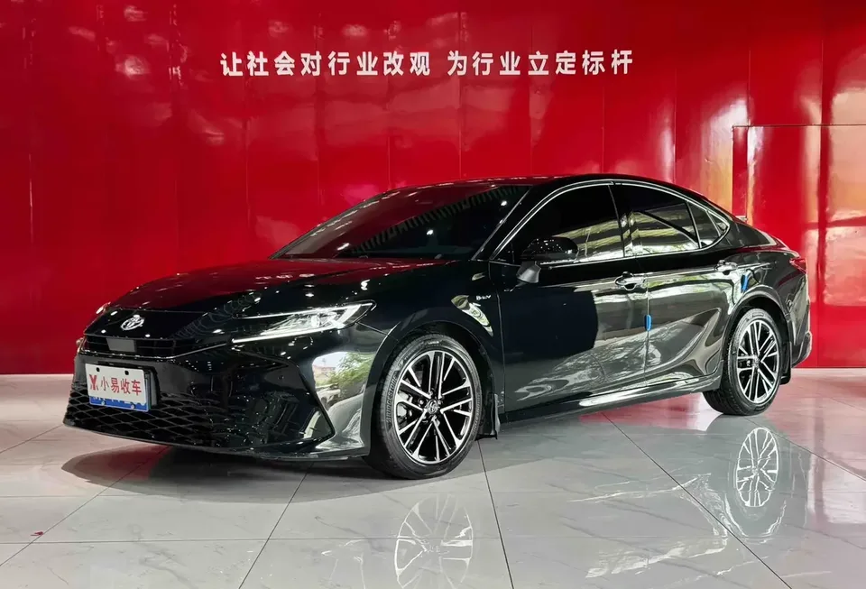 Toyota Camry Camry 2024 Hybrid 2.0HG Premium Edition 2024 — photo 1, buy with delivery to Moscow