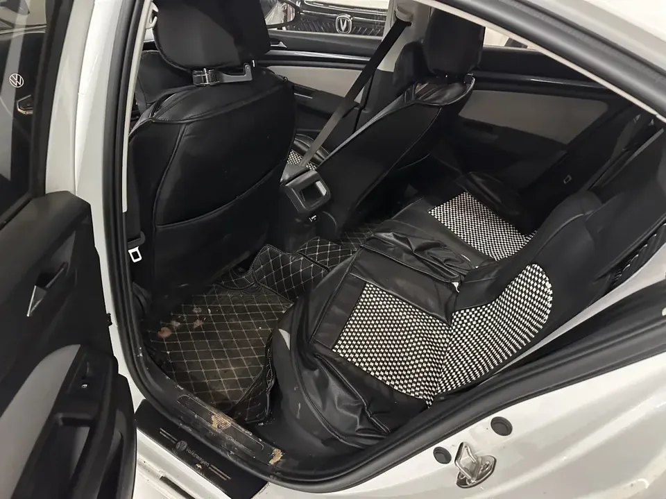 Volkswagen Bora Bora 2023 1.5L Automatic Limited Edition 2023 — миниатюра 3
