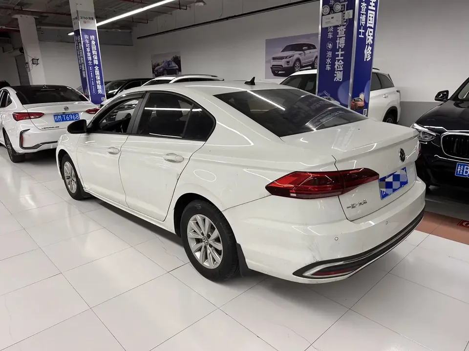 Volkswagen Bora Bora 2023 1.5L Automatic Limited Edition 2023 — миниатюра 4