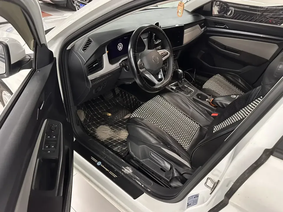 Volkswagen Bora Bora 2023 1.5L Automatic Limited Edition 2023 — миниатюра 5