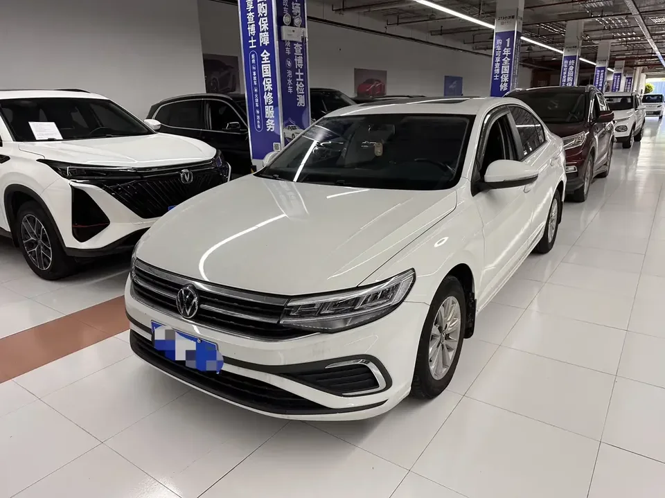 Volkswagen Bora Bora 2023 1.5L Automatic Limited Edition 2023 — фото 1, купить с доставкой в Москву