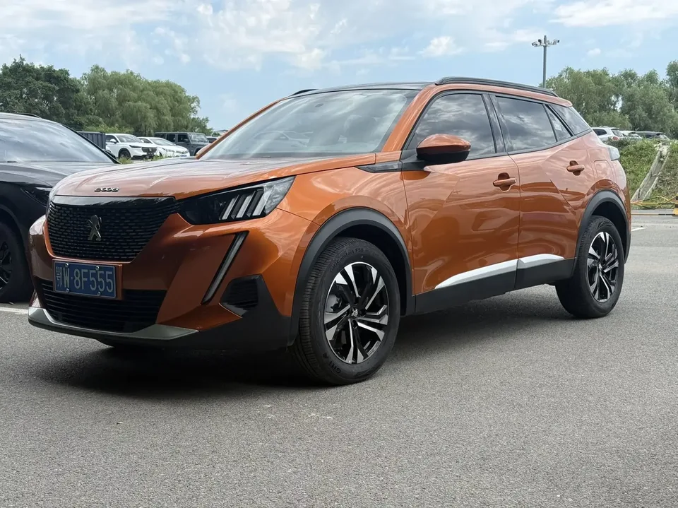 Peugeot 2008 Peugeot 2008 2022 230THP THE ONE 2023 — photo 1, buy with delivery to Moscow