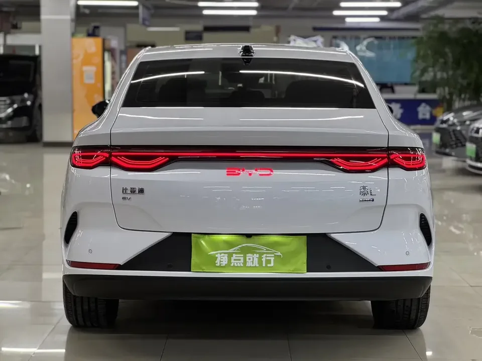 BYD Qin L EV Qin L EV 2025 470KM Leading Model 2025 — thumbnail 2