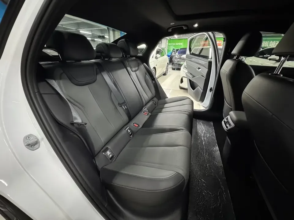 BYD Qin L EV Qin L EV 2025 470KM Leading Model 2025 — thumbnail 3