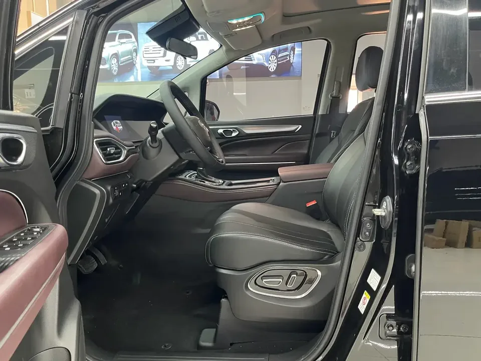 GAC Trumpchi M6 Trumpchi M6 2021 270T Automatic Premium Edition 7 Seaters 2022 — thumbnail 5