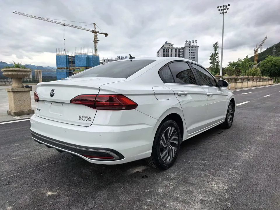 Volkswagen Bora Bora 2025 200TSI DSG Joyride Navigation Edition 2025 — thumbnail 2