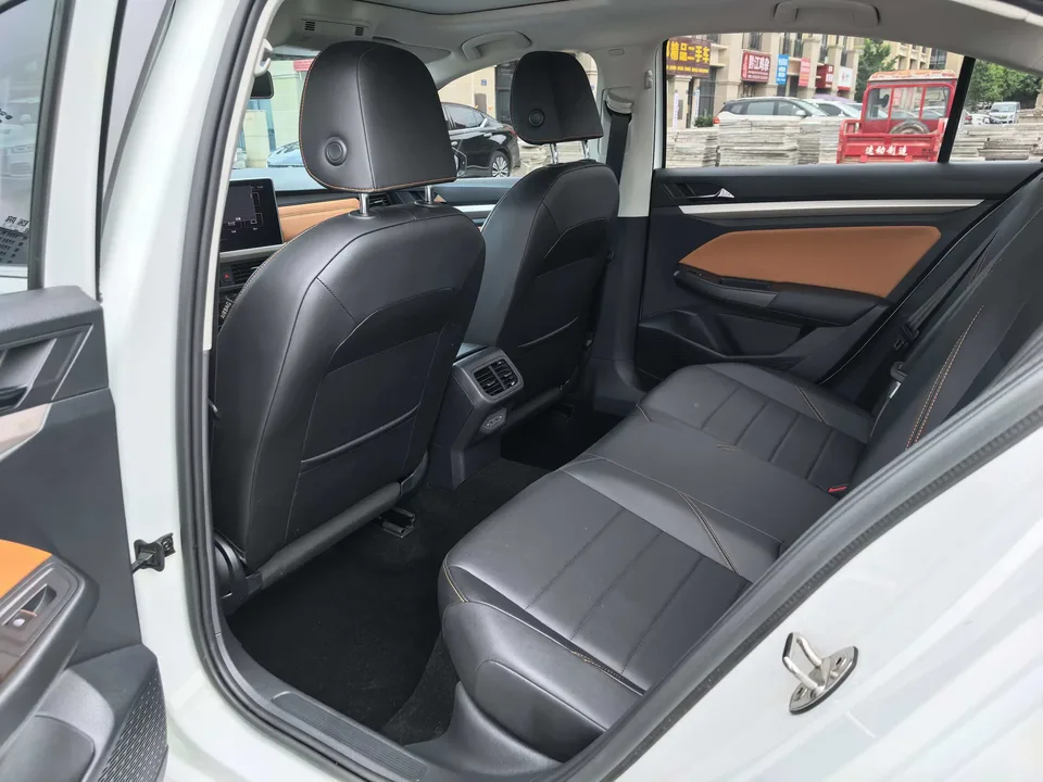 Volkswagen Bora Bora 2025 200TSI DSG Joyride Navigation Edition 2025 — thumbnail 4
