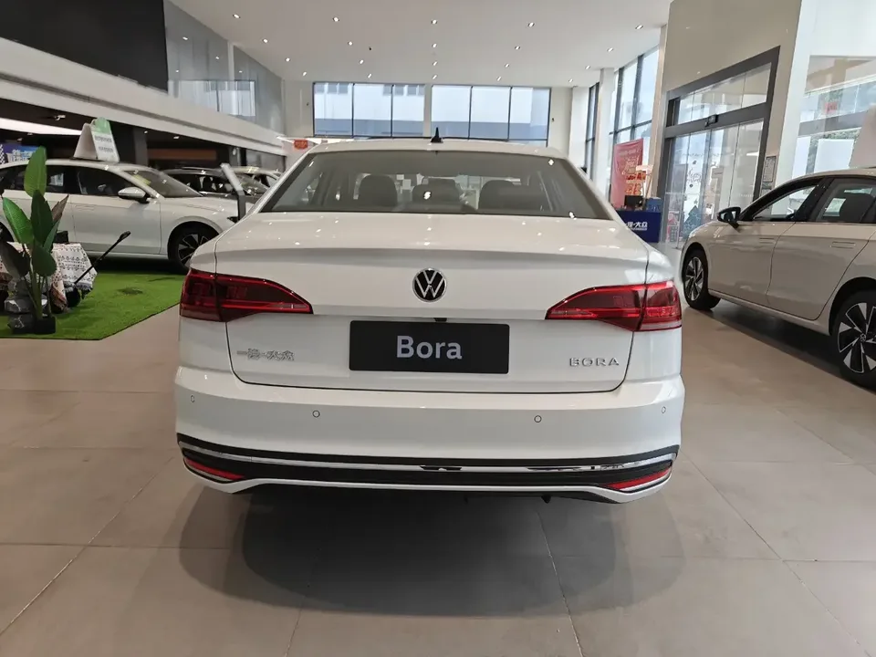 Volkswagen Bora Bora 2025 200TSI DSG Joyride Navigation Edition 2025 — thumbnail 2