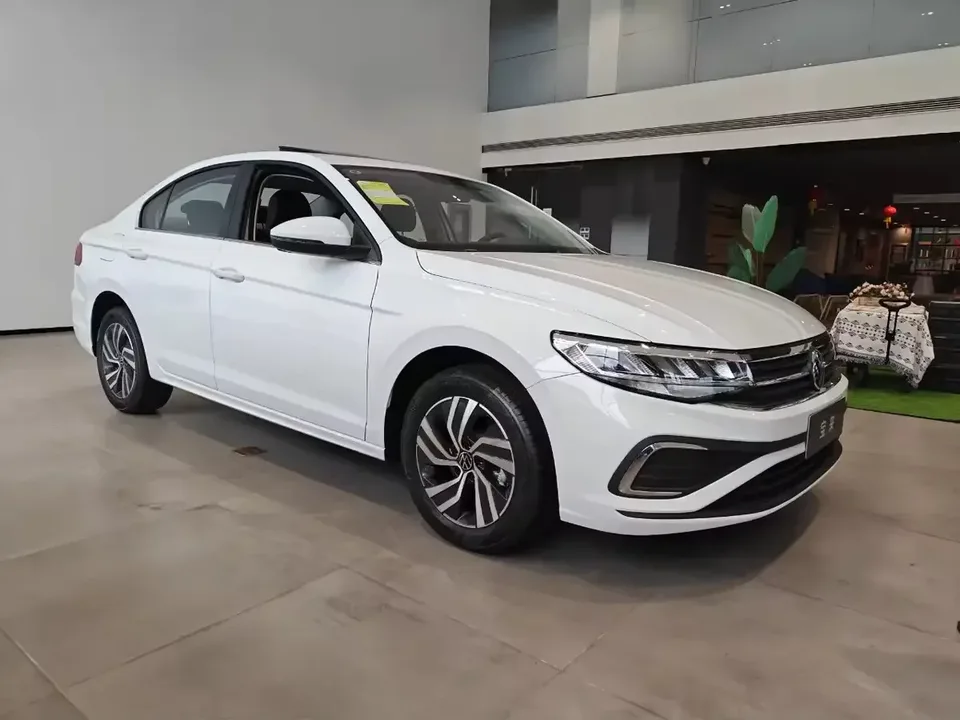 Volkswagen Bora Bora 2025 200TSI DSG Joyride Navigation Edition 2025 — thumbnail 3