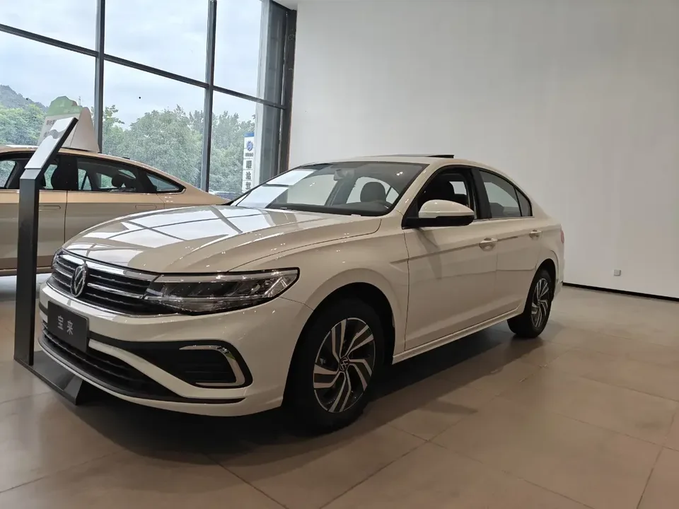 Volkswagen Bora Bora 2025 200TSI DSG Joyride Navigation Edition 2025 — фото 1, купить с доставкой в Москву