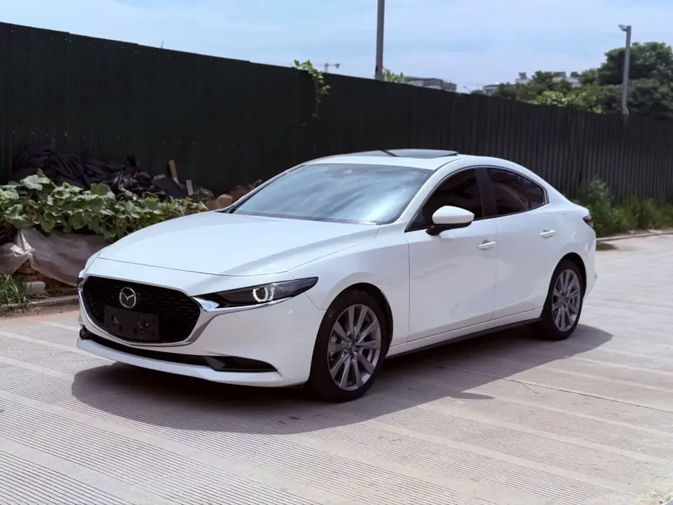 Mazda Axela Mazda3 Angkesela 2023 2.0L Automatic Premium Edition 2024 — photo 1, buy with delivery to Moscow