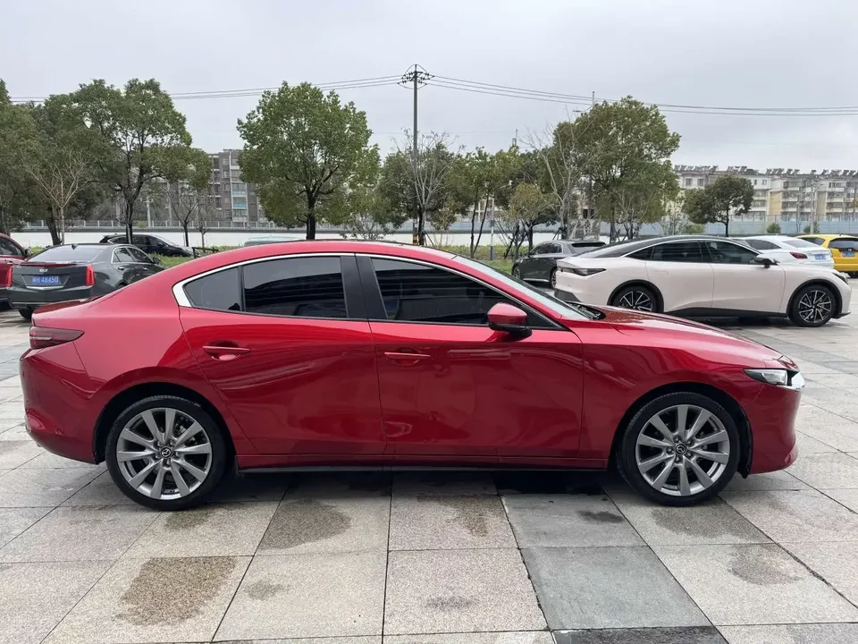 Mazda Axela Mazda3 Angkesela 2023 2.0L Automatic Elegant Edition 2024 — thumbnail 5