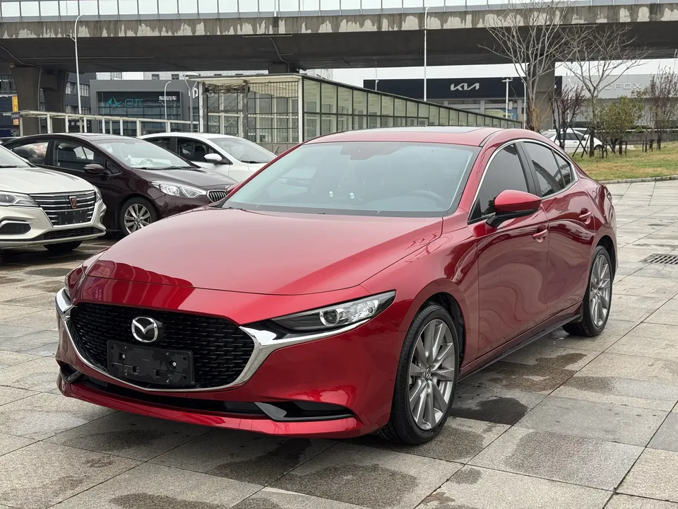 Mazda Axela Mazda3 Angkesela 2023 2.0L Automatic Elegant Edition 2024 — photo 1, buy with delivery to Moscow