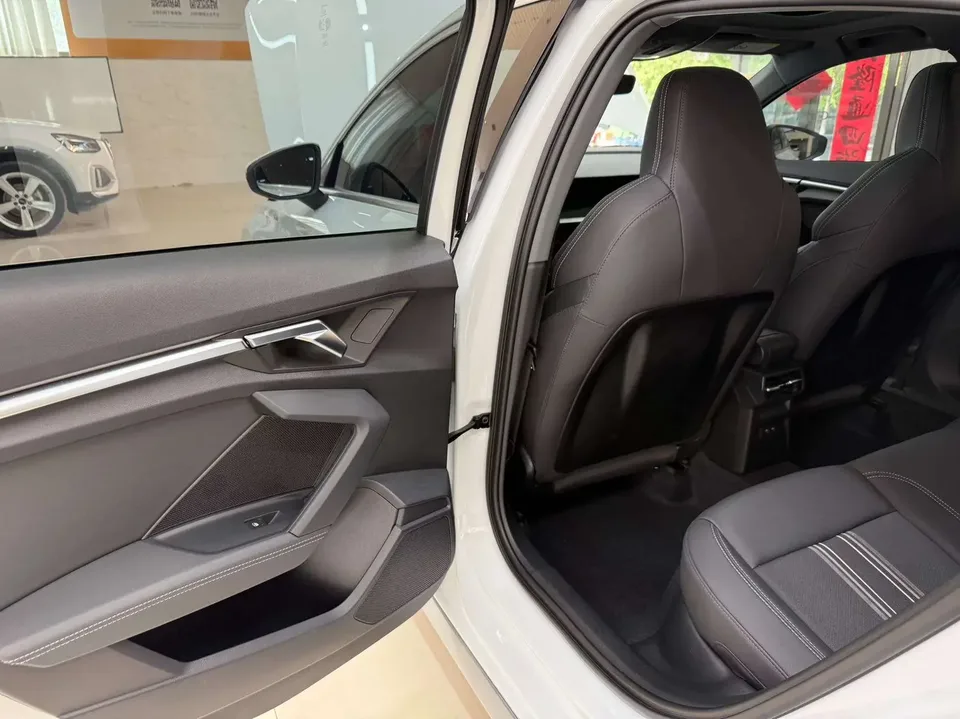 Audi A3 Audi A3 2023 A3L Limousine 35 TFSI facelift: stylish and sporty 2023 — thumbnail 3