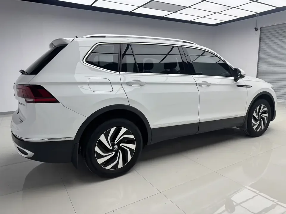 Volkswagen Tiguan L Tiguan L 2023 280TSI Limited Edition 2022 — thumbnail 2